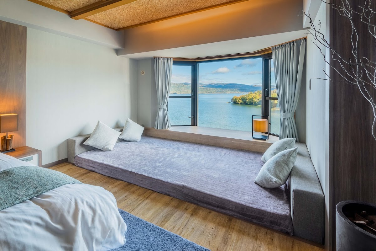 Night 8 — New Akan Hotel, Akanko Onsen — photo 2