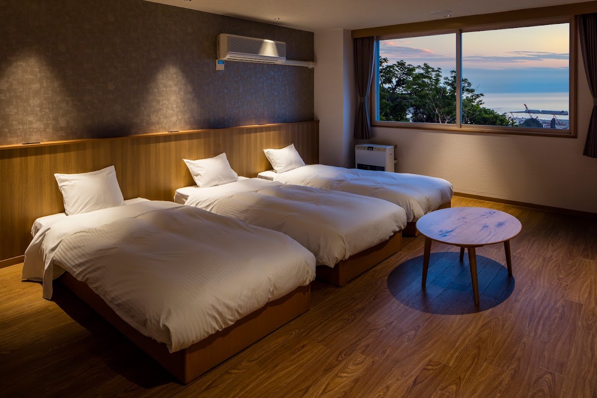 Night 4 — Shiretoko Yuhi no Ataruie Onsen Hostel, Utoro — photo 2