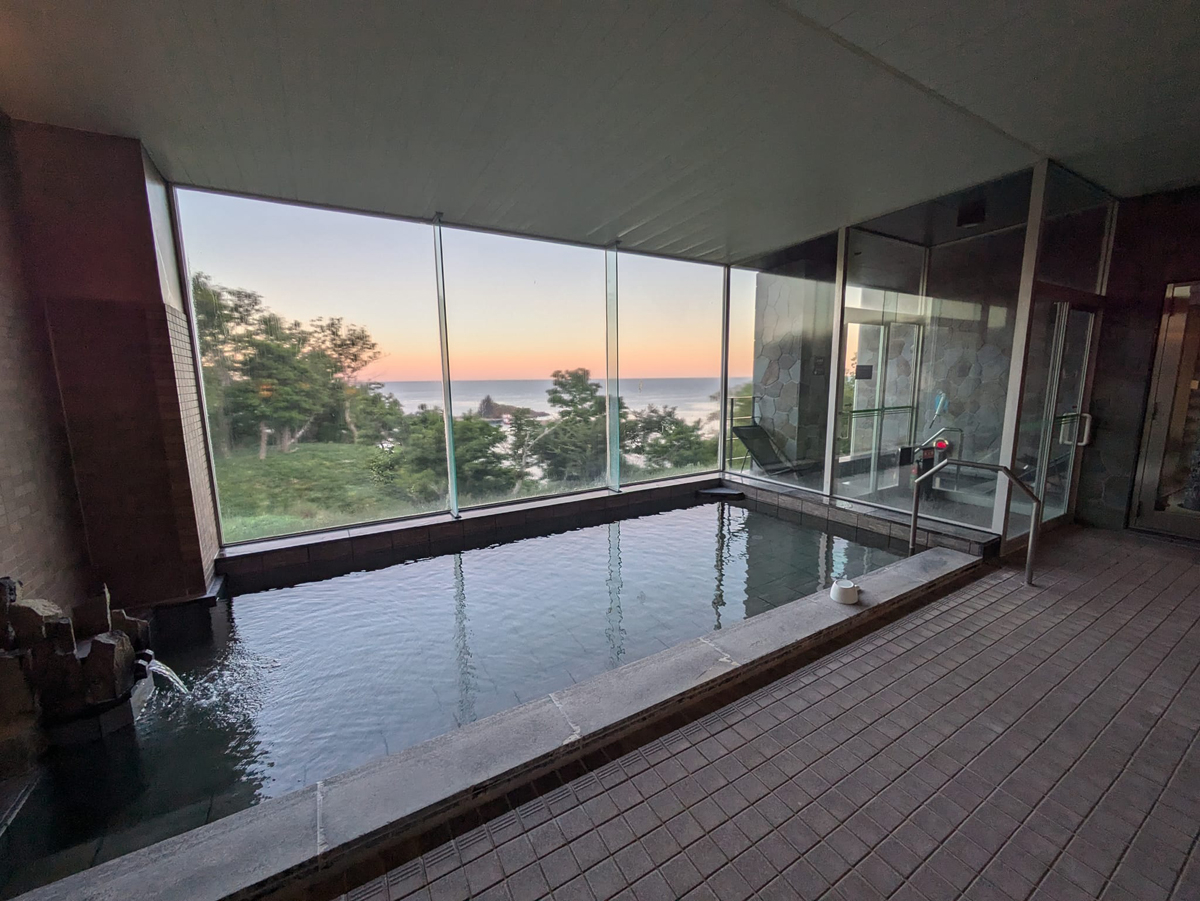 Night 4 — Shiretoko Yuhi no Ataruie Onsen Hostel, Utoro — photo 3