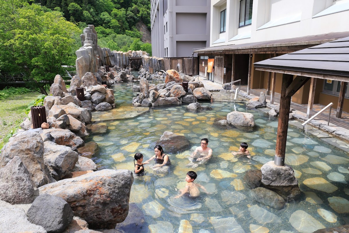 Night 11 — 層雲峡観光ホテル (Sounkyo Kanko Hotel), Sounkyo Onsen — photo 10
